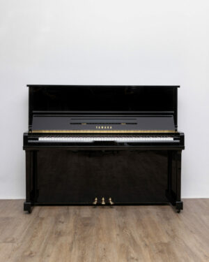 Yamaha U10
